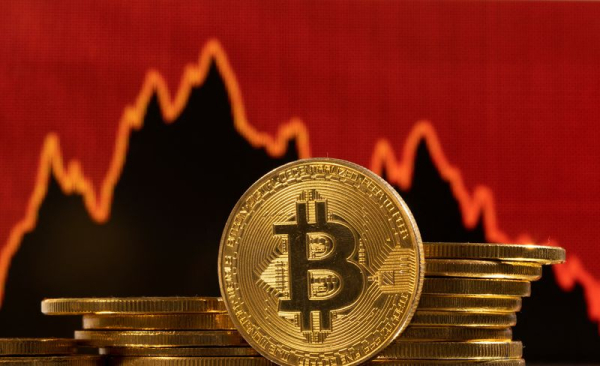 Bitcoin s'écroule sous 40.000 $, les doutes sur la Fed et les ETF plombent les cryptos Bitcoin s'écroule sous 40.000 $, les doutes sur la Fed et les ETF plombent les cryptos