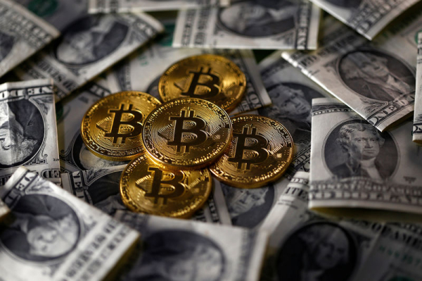 Le bitcoin mène le marché des crypto-monnaies à 1,6 billion de dollars sur fond d'intérêt institutionnel Le bitcoin mène le marché des crypto-monnaies à 1,6 billion de dollars sur fond d'intérêt institutionnel